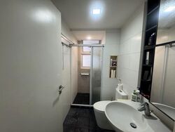 The Esparis (D18), Condominium #563510391